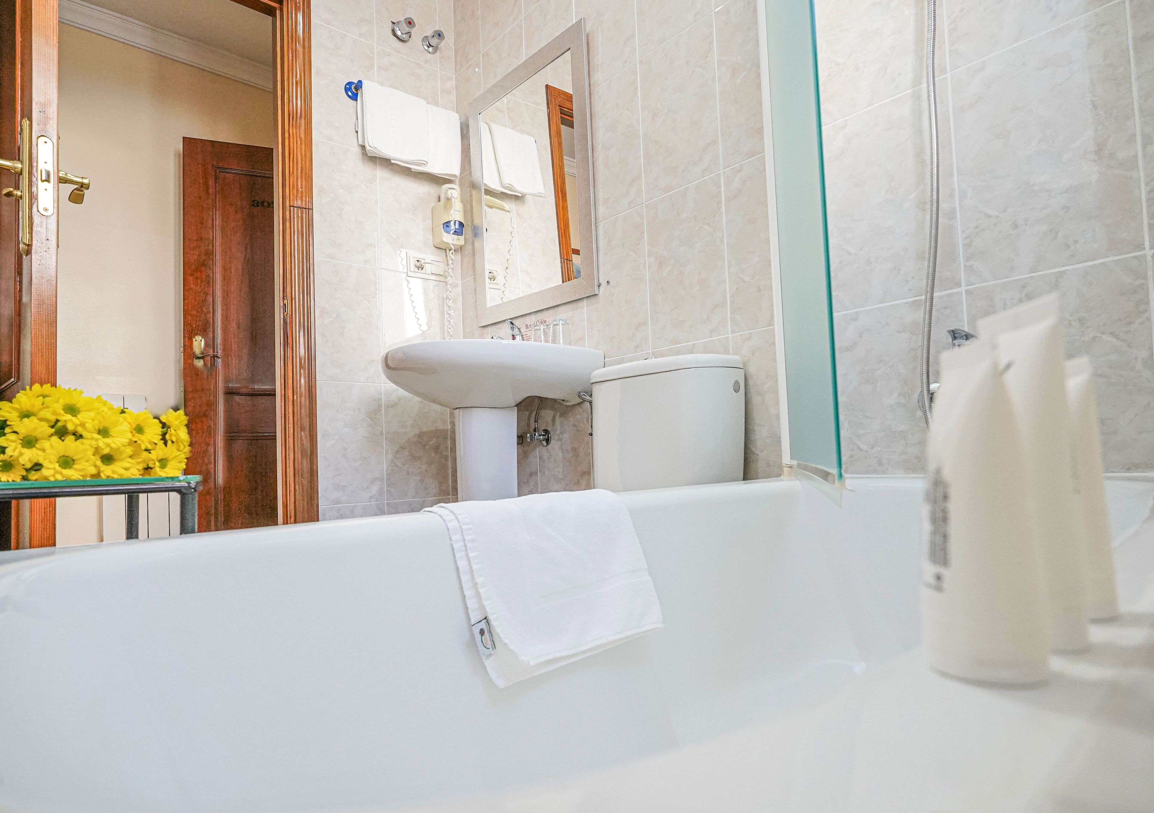 superior double room | bathroom | free toiletries, hair dryer, towels, soap