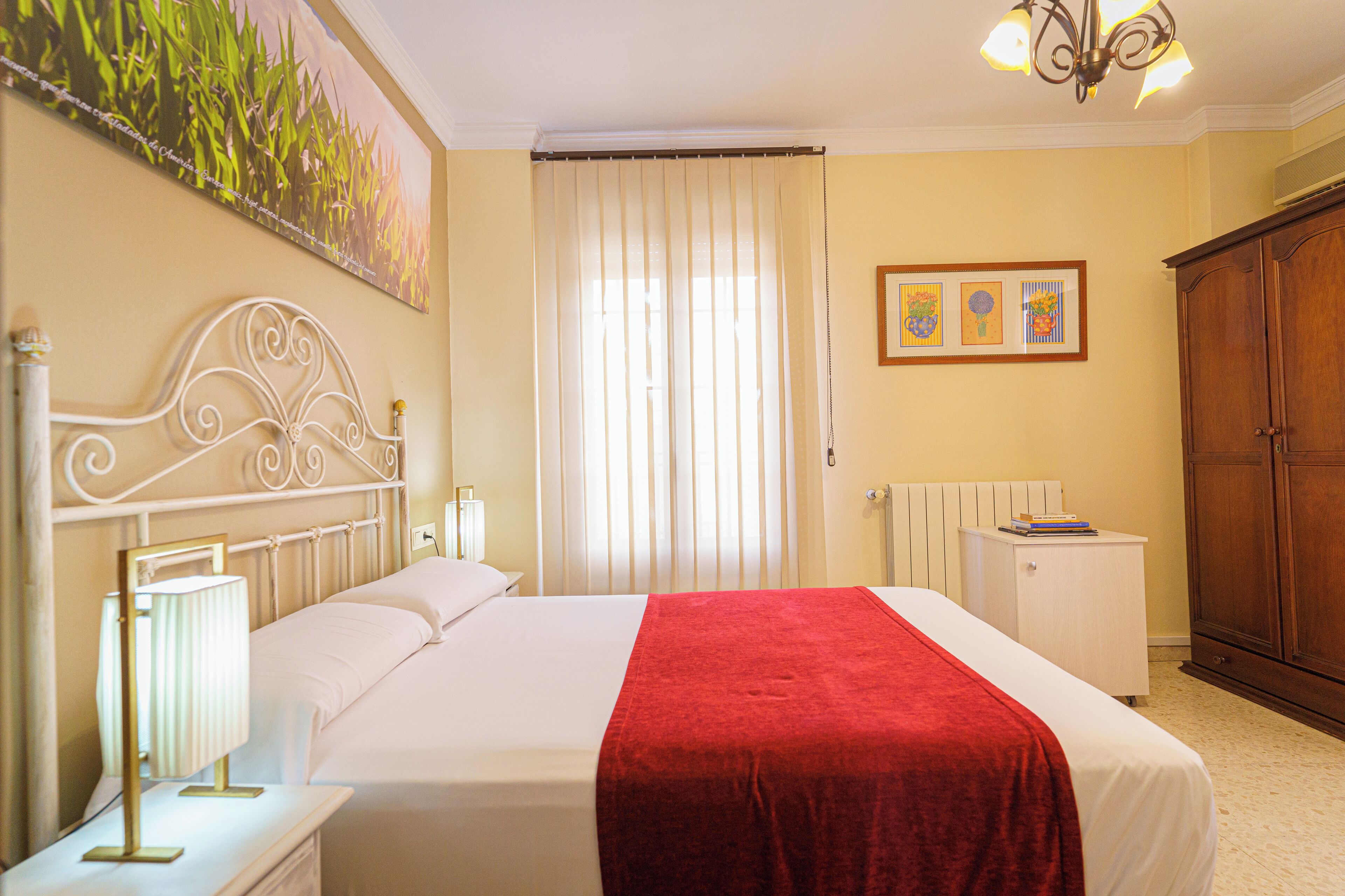 Superior dubbelrum | Minibar, skrivbord, arbetsyta för laptop och ljudisolering