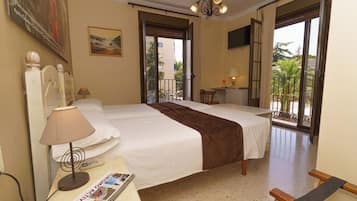City Double Room | Minibar, desk, laptop workspace, soundproofing