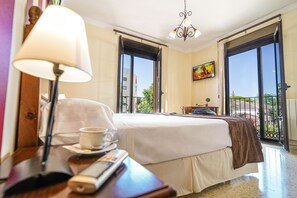 Minibar, desk, laptop workspace, soundproofing