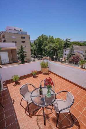 Superior Double Room | Street view