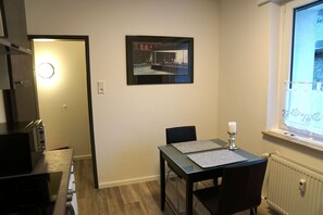 Apartment, Balcony | In-room dining - Ferienwohnungen Licher (Winterberg)