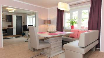 Apartment, Hot Tub | In-room dining
