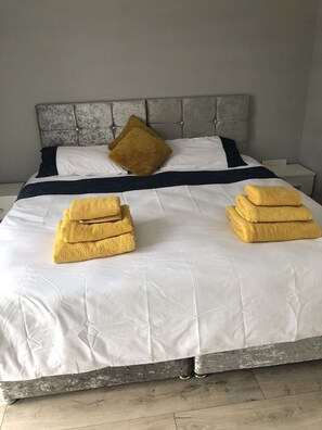 Departamento, varias camas | 2 habitaciones, tabla de planchar con plancha y wifi gratis 