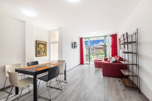 Interior - Holiday Apartment "Family Beach" with Balcony and Mountain View (Playa de Las Américas)