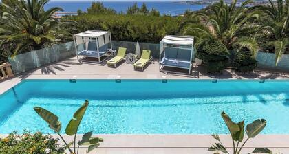 Maison de vacances "Villa Chef Cuisine" avec vue sur la mer, piscine et Wi-Fi.