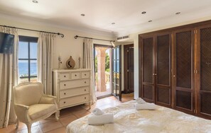 5 dormitorios, tabla de planchar con plancha, wifi gratis y ropa de cama