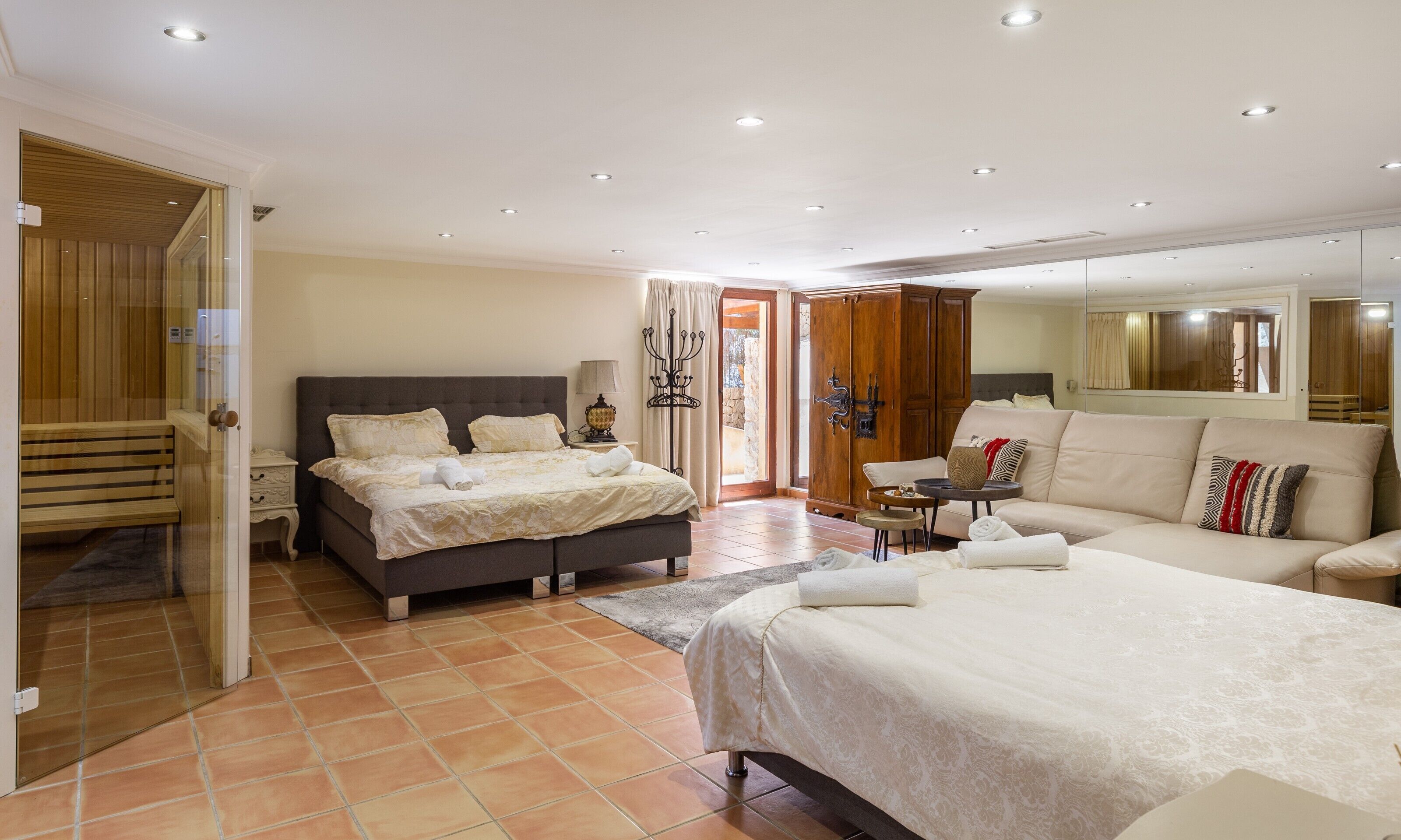 5 Schlafzimmer, Bügeleisen/Bügelbrett, kostenloses WLAN, Bettwäsche