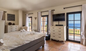 5 bedrooms, iron/ironing board, free WiFi, bed sheets