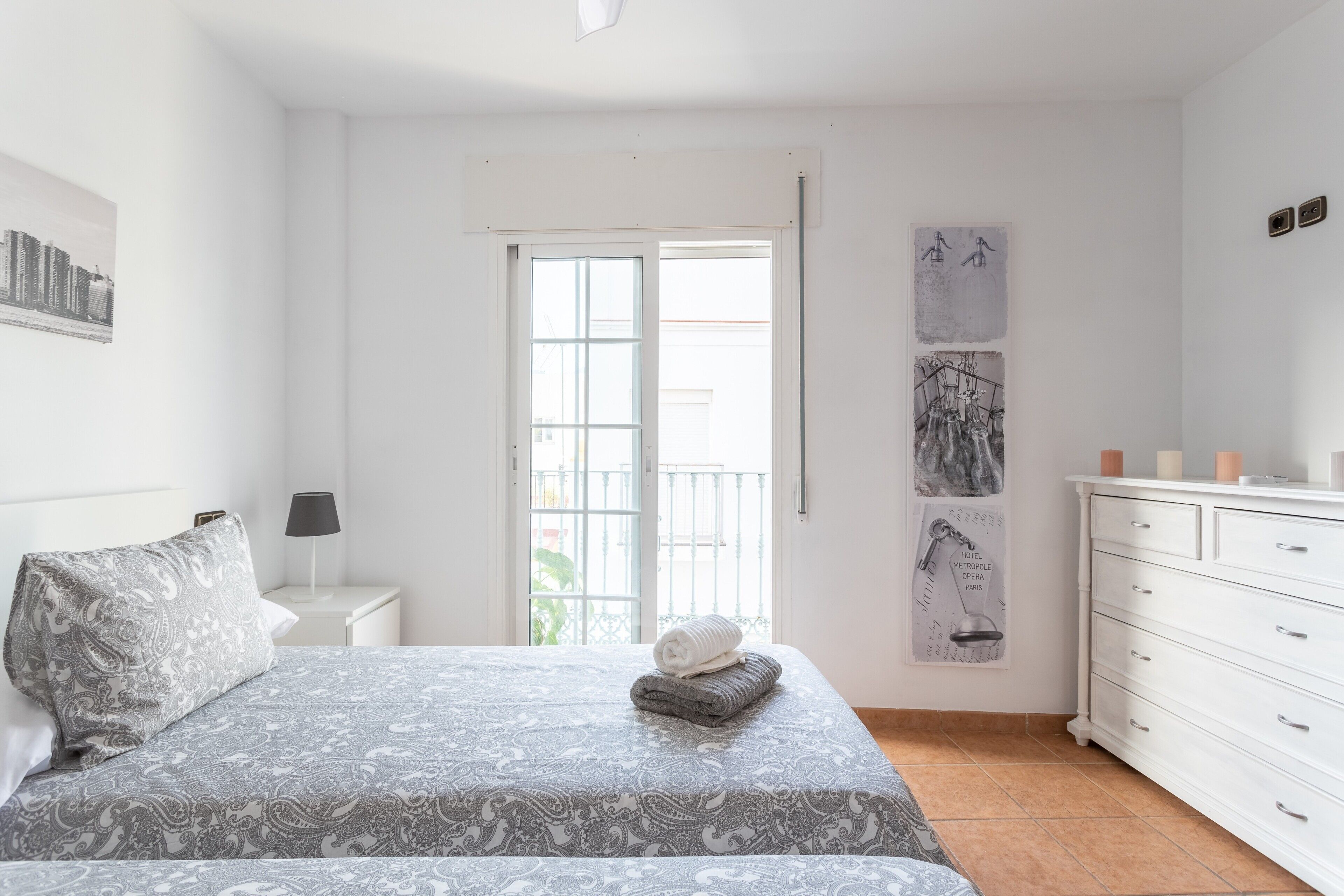 3 bedrooms, iron/ironing board, free WiFi, bed sheets