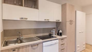 Kühlschrank, Herdplatte, Geschirrspüler