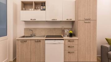 Kühlschrank, Herdplatte, Geschirrspüler