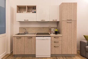 Kühlschrank, Herdplatte, Geschirrspüler