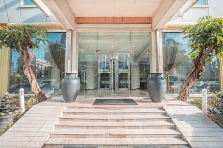 Exterior. Hotel Bulevar Tanjung Duren Jakarta
