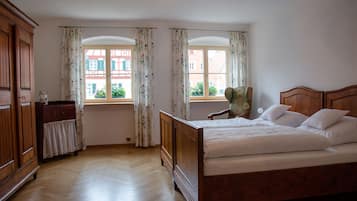 2 Schlafzimmer, Reisekinderbett, kostenloses WLAN, Bettwäsche