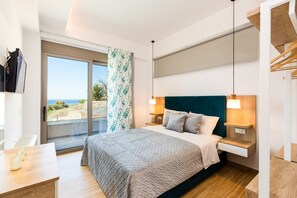 3 chambres, coffre-fort, fer et planche à repasser