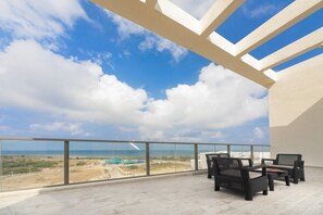 Apartemen, 3 kamar tidur | Pemandangan pantai/laut
