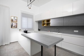 Apartment, 3 Bedrooms | Private kitchen