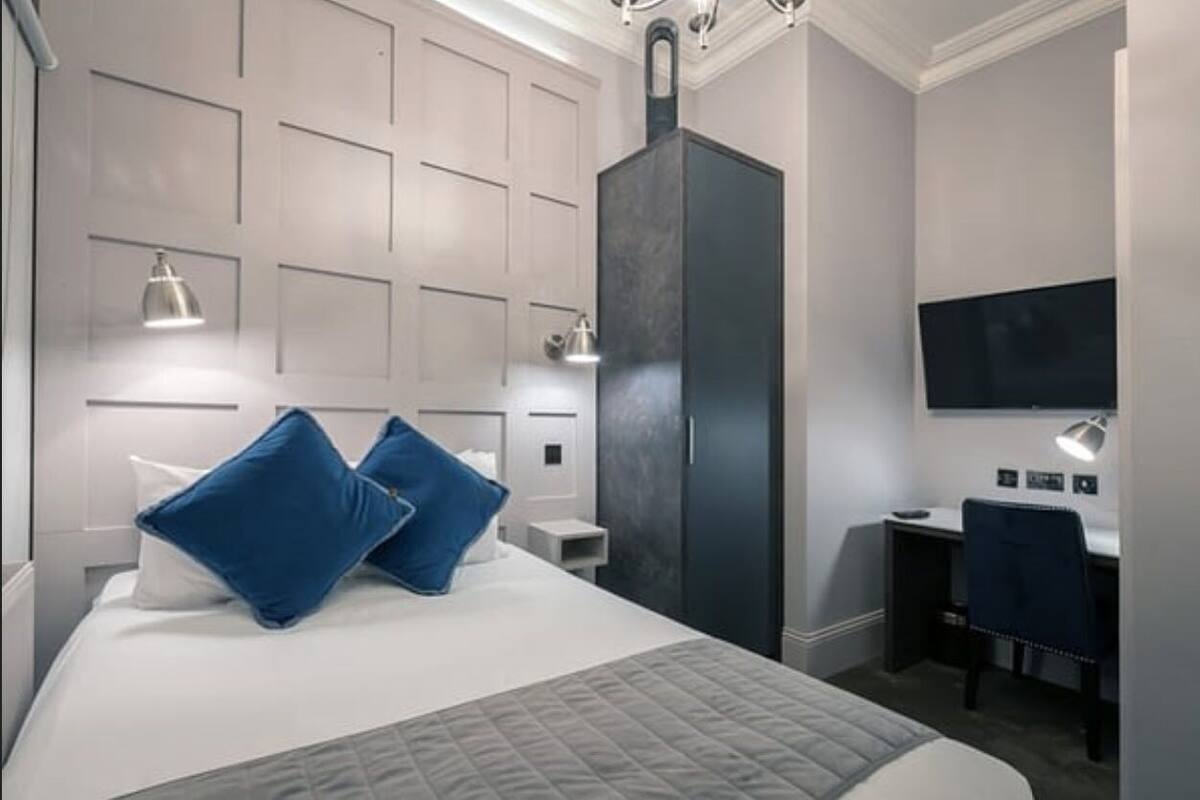 Double Room (Room 2 | The Chapel) | In-room safe, iron/ironing board, WiFi (free), bed sheets