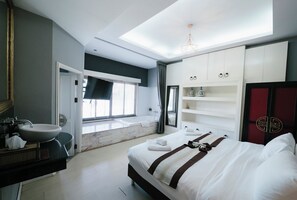 Mare Ping 3 Bedroom Family Suite | Minibar, in-room safe, desk, laptop workspace - La Seine City Resort Chiang Mai (Chiang Mai)