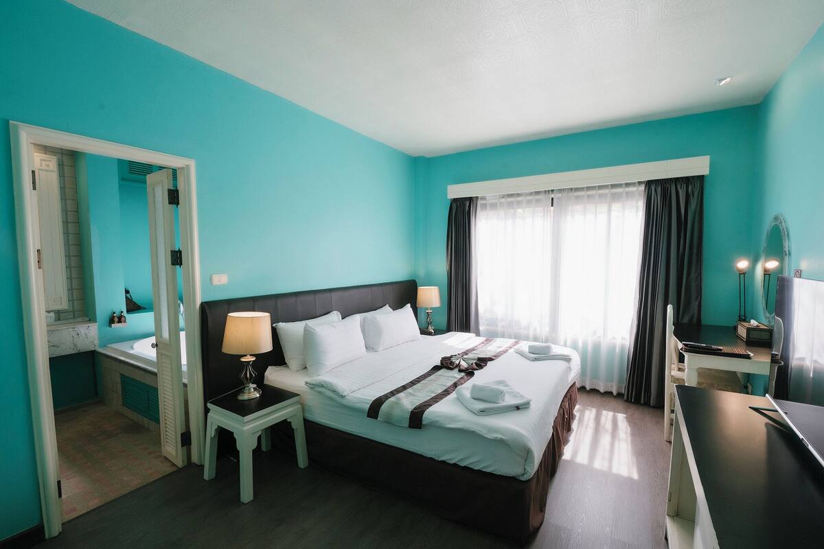 1 bedroom, minibar, in-room safe, desk