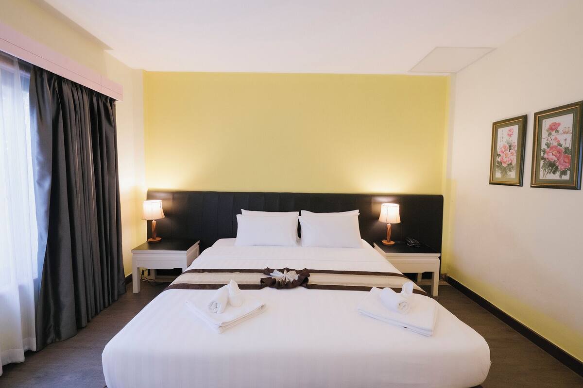 Superior Suite Double | 1 bedroom, minibar, in-room safe, desk