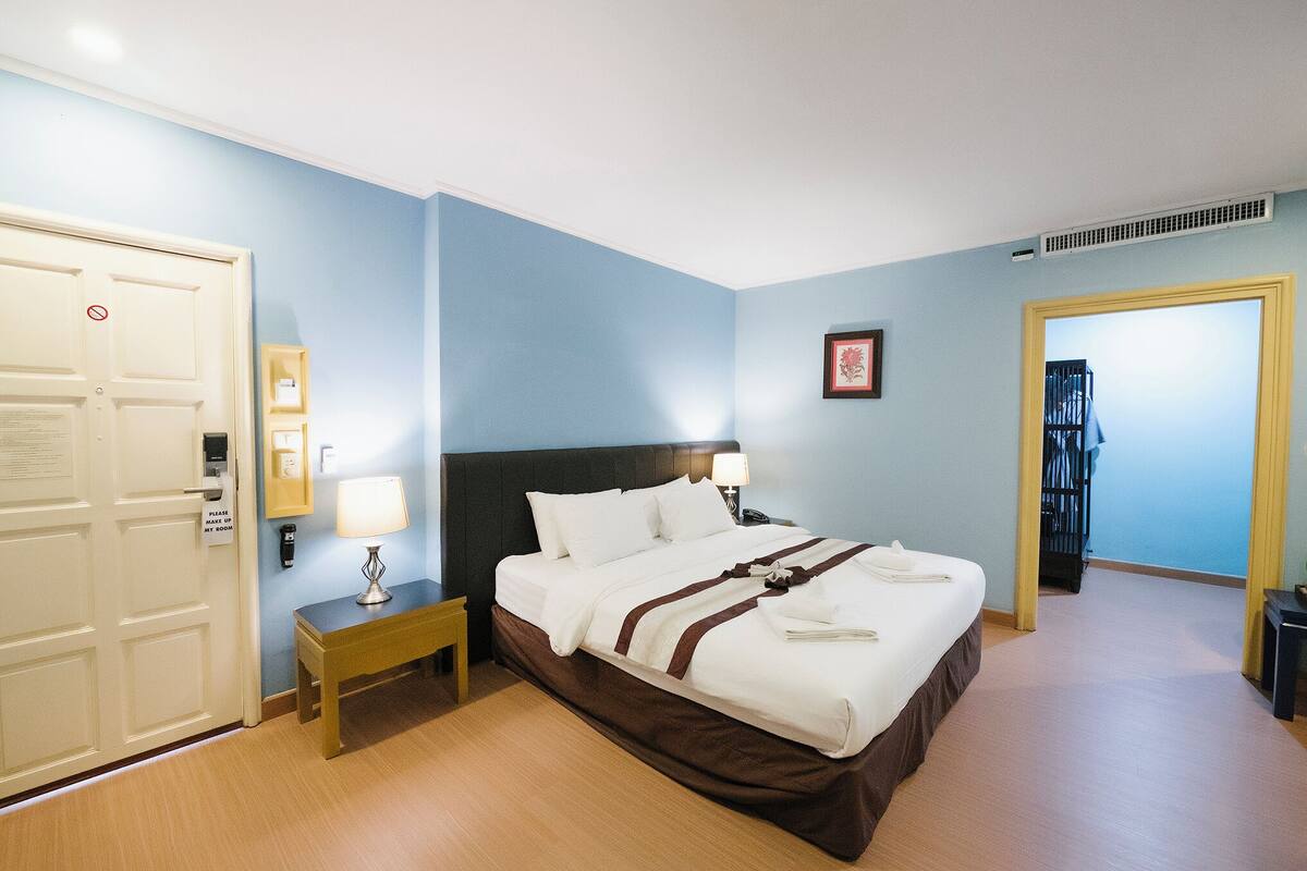 1 bedroom, minibar, in-room safe, desk