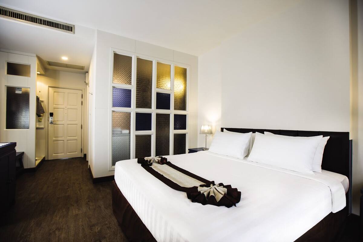 Deluxe Suite Double | 1 bedroom, minibar, in-room safe, desk