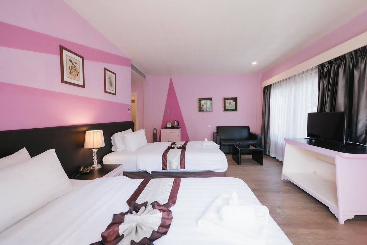 Deluxe Suite Twin or Double | มินิบาร์, ตู้นิรภัยในห้องพัก, โต๊ะทำงาน, พื้นที่ทำงานแบบใช้แล็ปท็อป