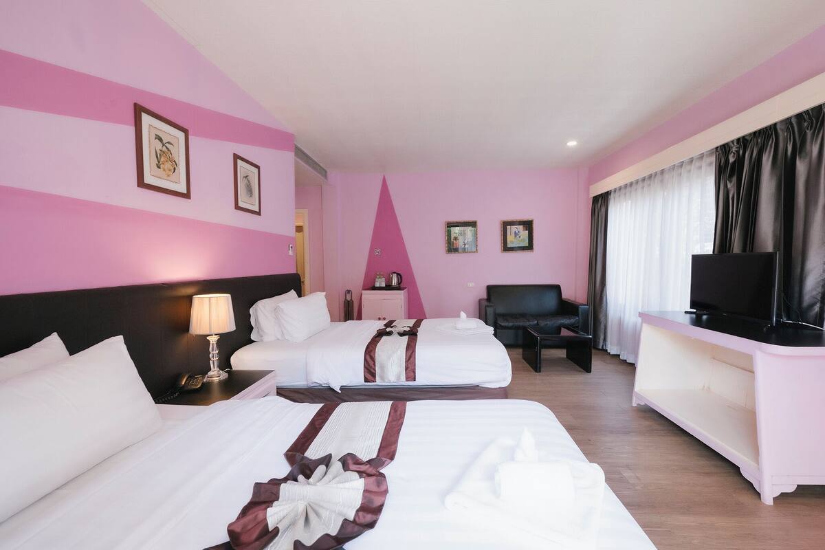 Deluxe Suite Twin | 1 bedroom, minibar, in-room safe, desk