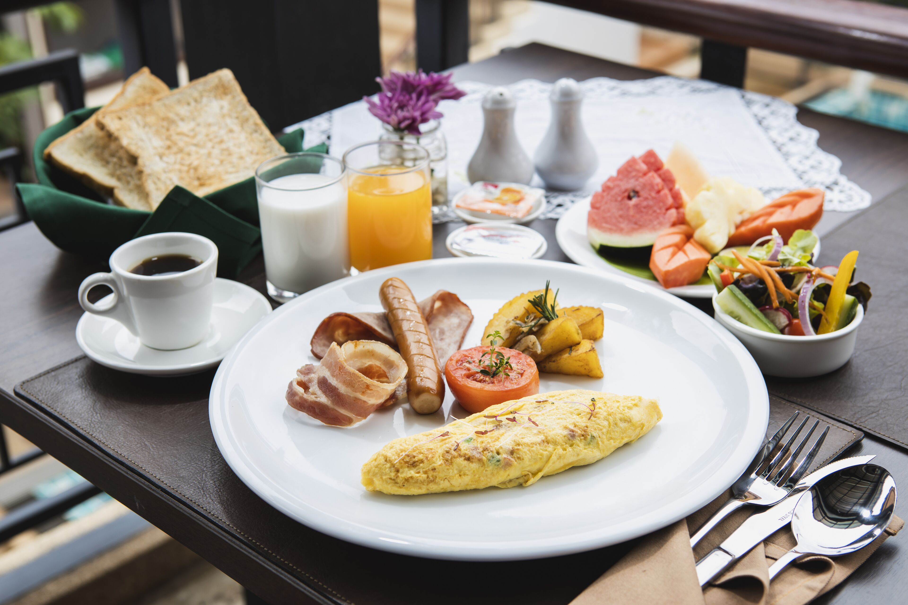 Daily buffet breakfast for a fee