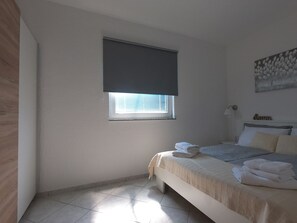 1 bedroom, in-room safe, desk, iron/ironing board