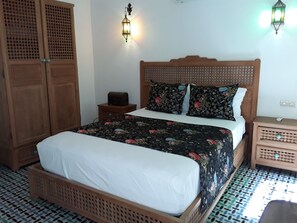 4 多间卧室、办公桌、熨斗/熨衣板、免费 WiFi