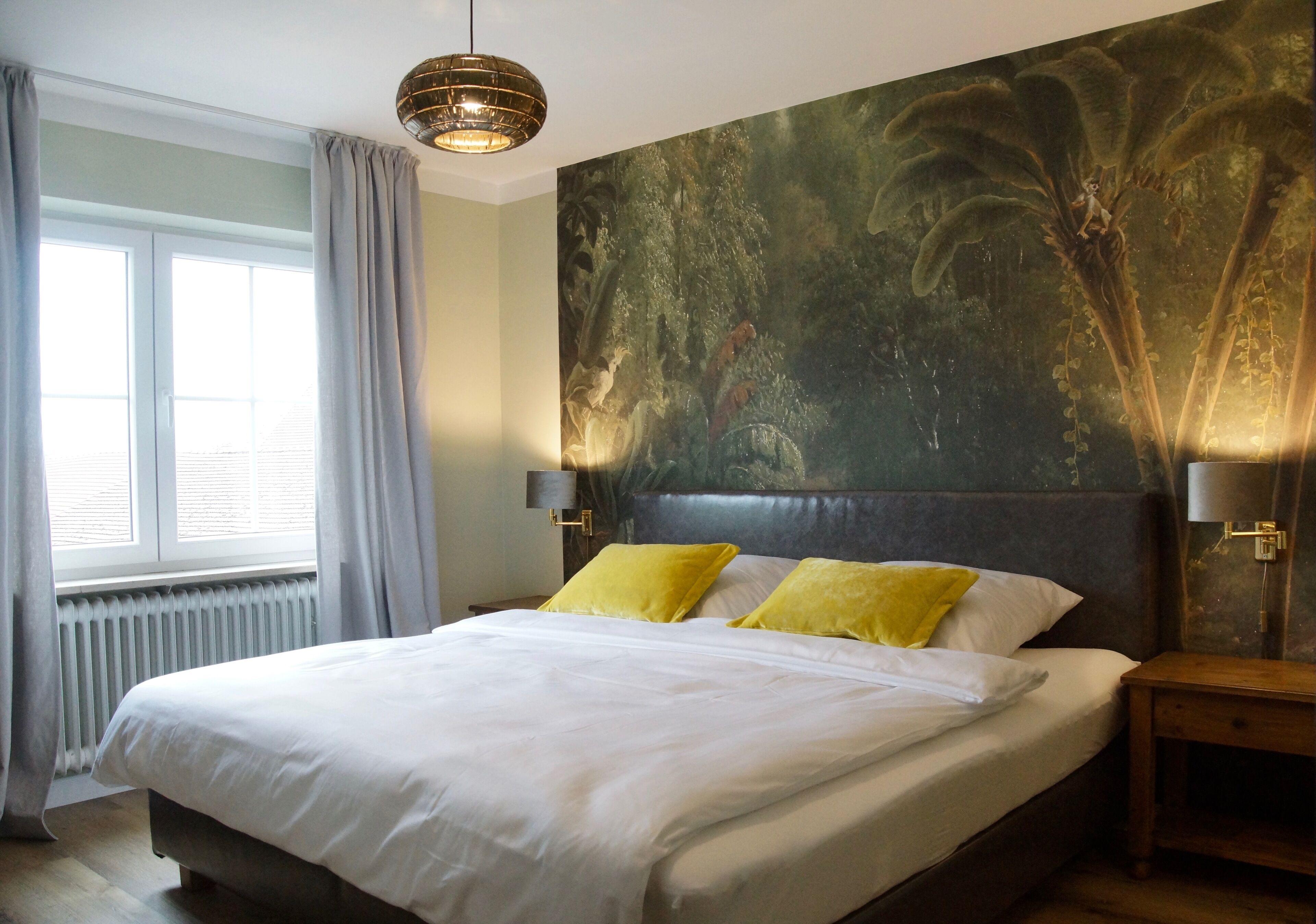 Basic-Doppelzimmer | Individuell eingerichtet, Schreibtisch, laptopgeeigneter Arbeitsplatz