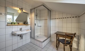 Shower, hair dryer, towels - Schmiedhubers (Engelsberg)