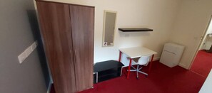 Standard Triple Room, Shared Bathroom | Living area - Gosford Arms (Coventry)