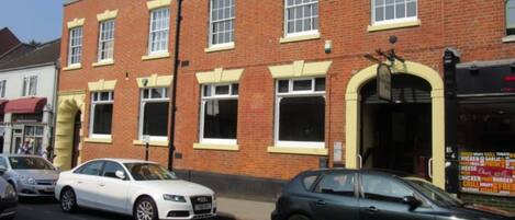 숙박 시설 정면