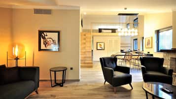 Premium Loft | Living area | LCD TV