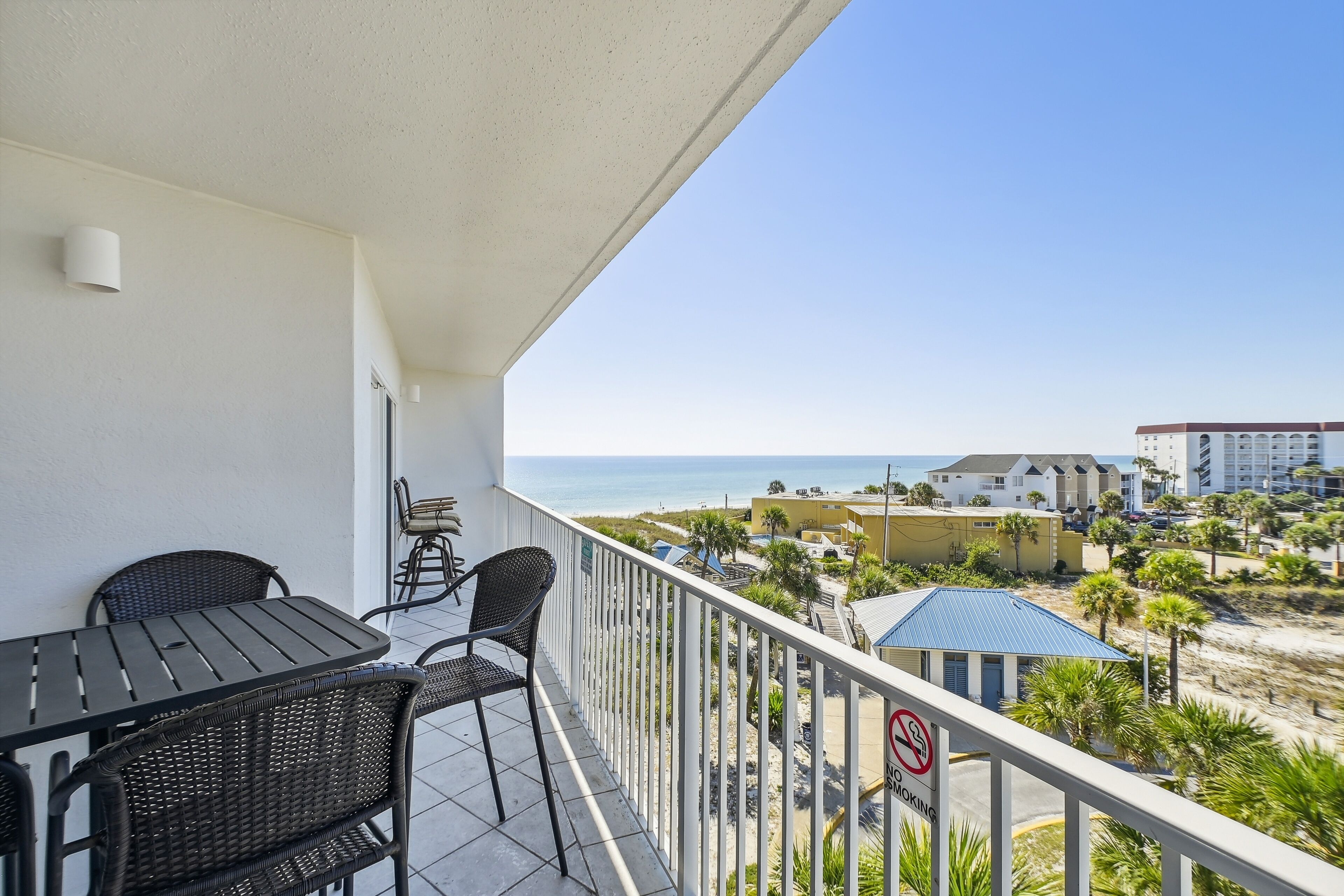 Condo, 2 Bedrooms | Property grounds