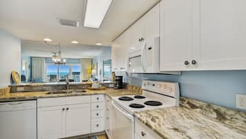 Appart'hÎtel, 2 chambres | Cuisine privée