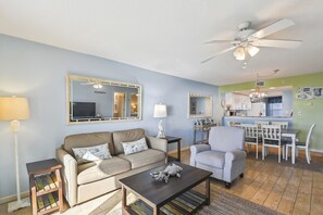 Condo, 2 Bedrooms | Living area