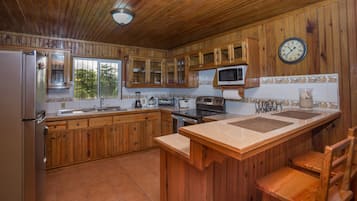 Apartment, 2 Bedrooms | Private kitchen | Fridge, coffee/tea maker
