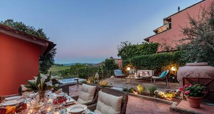 VILLA CHIANTI, your Secret 4 Bedrooms Retreat with View over the Vineyards in Marcialla