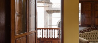 HomeForGuest NEW Duplex with Rooftop next to Arucas Cathedral