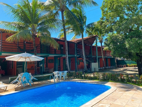 Kolam renang outdoor