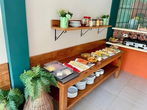 Free daily buffet breakfast  - Chalés Praias do Sul (Ipojuca)