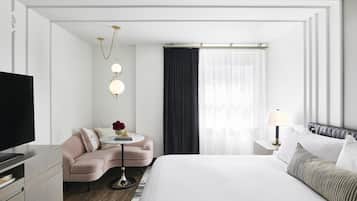 Minibar, coffres-forts dans les chambres, bureau