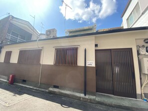 施設の正面