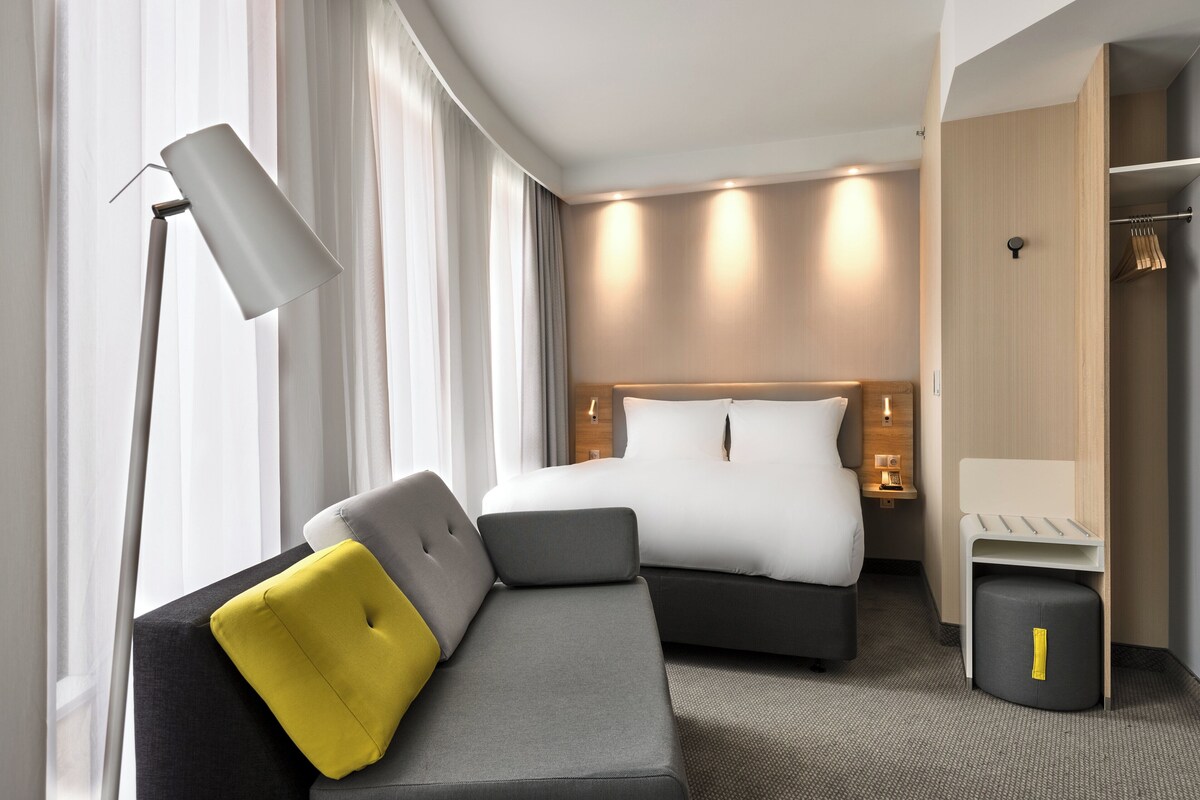 Standard Room, 1 Double Bed with Sofa bed, City View | Room amenity
