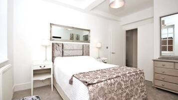 2 slaapkamers, een strijkplank/strijkijzer, gratis wifi, beddengoed
